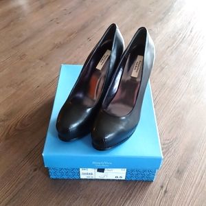 Vera Wang Black Pumps size 8.5